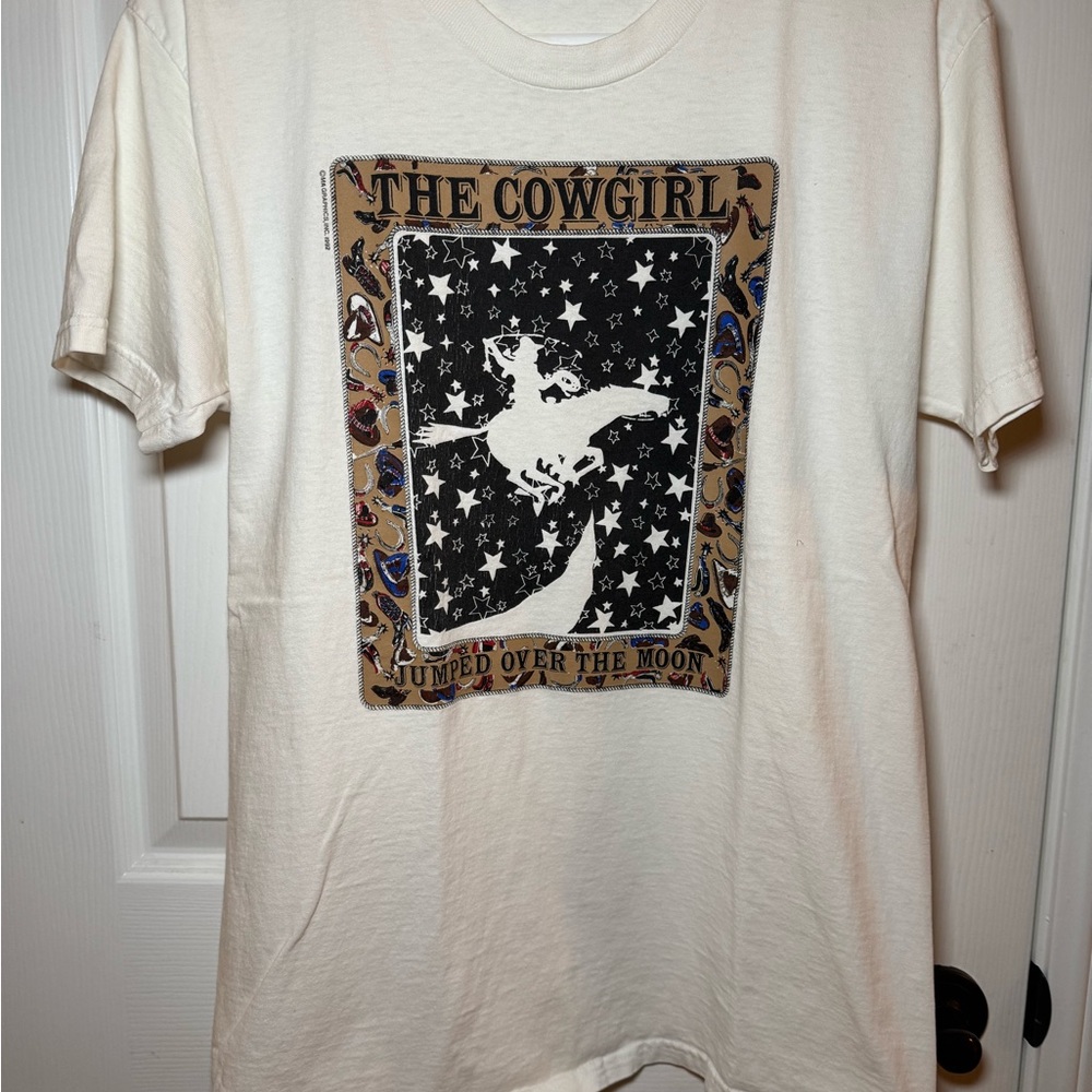 Vintage 1992 Cowgirl Jumped over the moon art print Cream Cotton Tee with Black